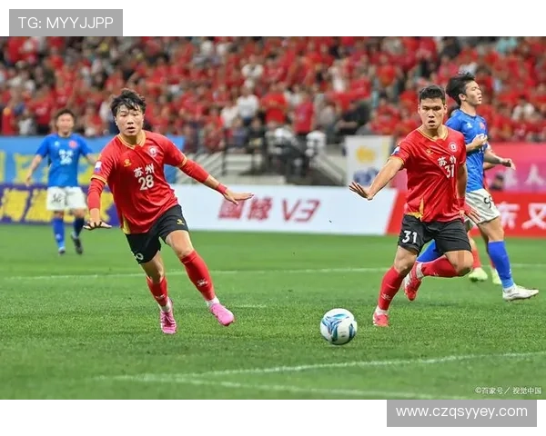 泰州队全力备战新赛季 球员状态渐入佳境 战术调整备受关注