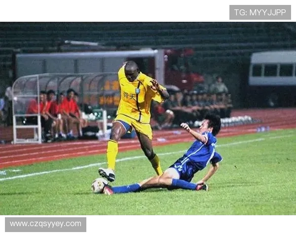 江苏省城市足球联赛精彩纷呈 各队竞技角逐助力地方足球发展