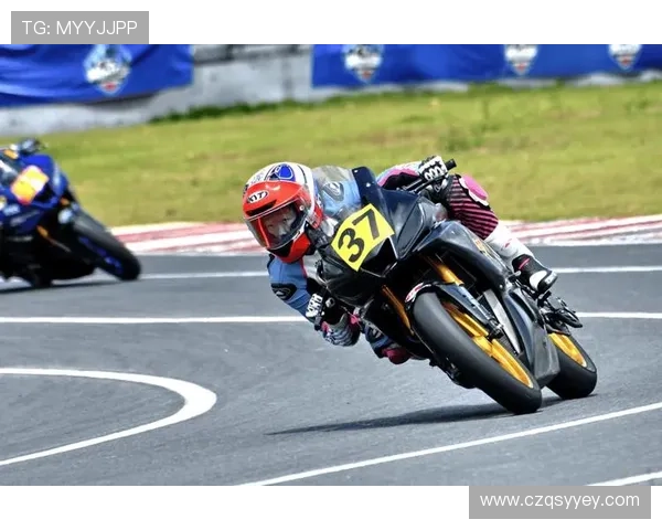 新赛季摩托赛车锦标赛焦点之战引爆全球车迷热议再升级激情持续高涨