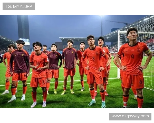 国足新帅亮相备战世预赛年轻球员成核心引发热议媒体关注球迷期待